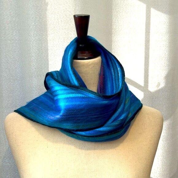 Beautiful alpaca scarf from Ecuador so soft and warm! - Picture 4 of 12